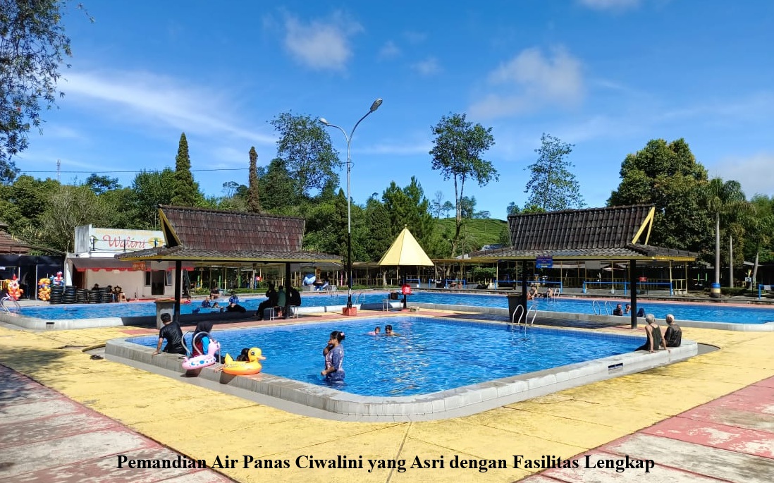 Pemandian Air Panas Ciwalini dengan pemandangan asri dan fasilitas lengkap.
